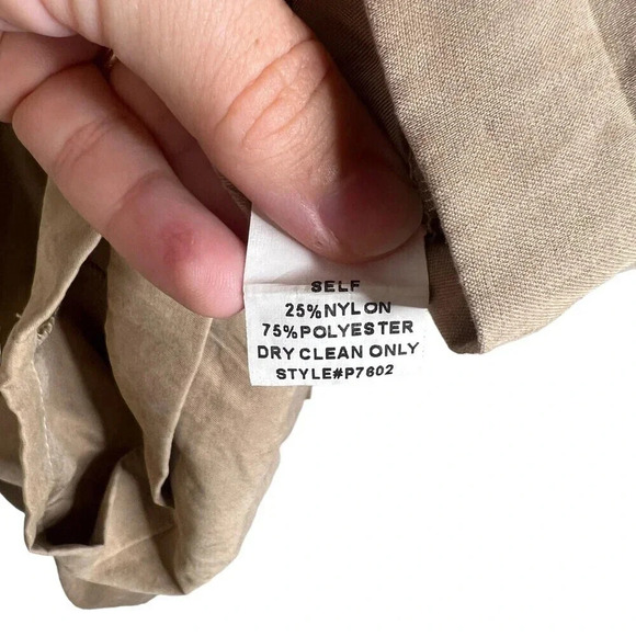 Akira Chicago Red Label Tan Jumper Sz. M - Picture 8 of 8